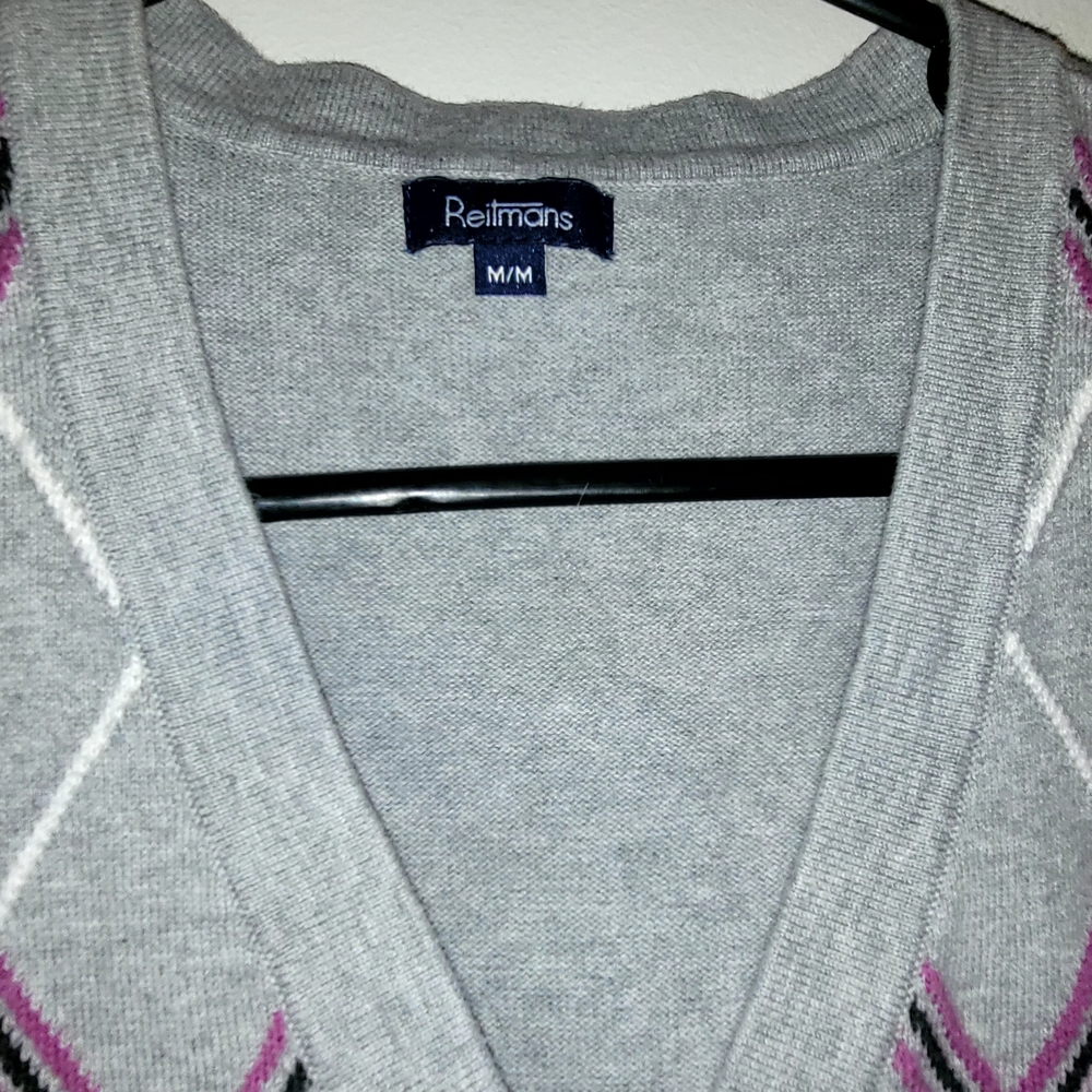 Reitmans Preppy Argyle Cardigan Size M Gray Pink Button Front Y2K Sweater - Picture 3 of 4